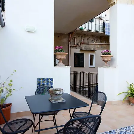 Dante Vintage Apartment *